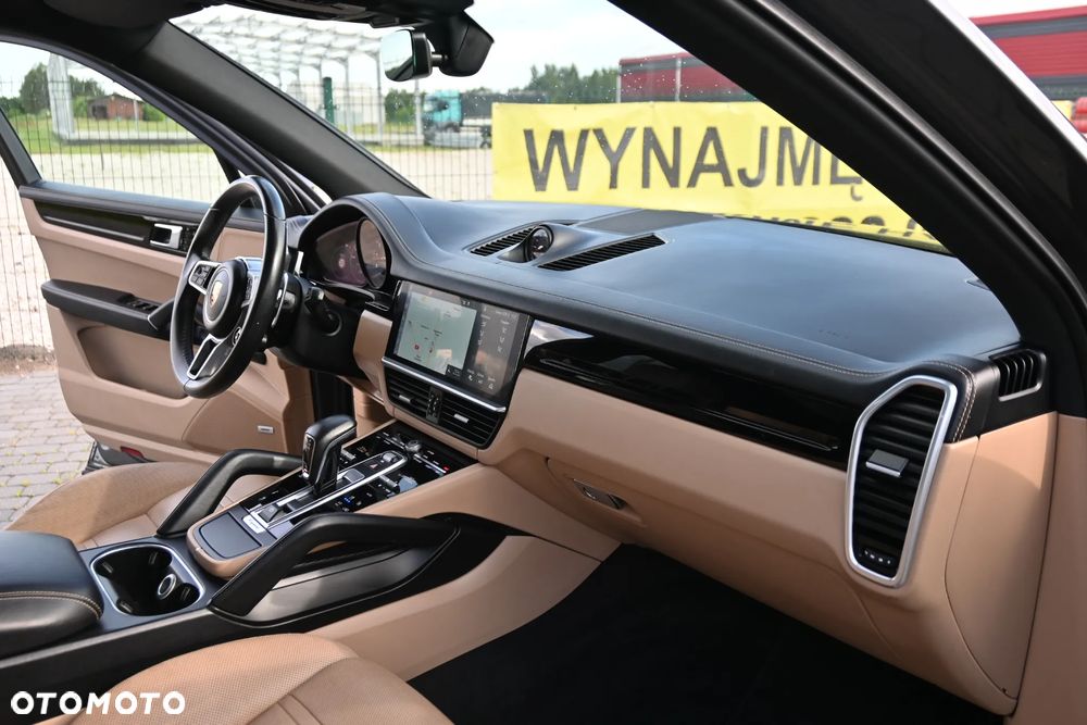 Porsche Cayenne Platinum Edition - 25