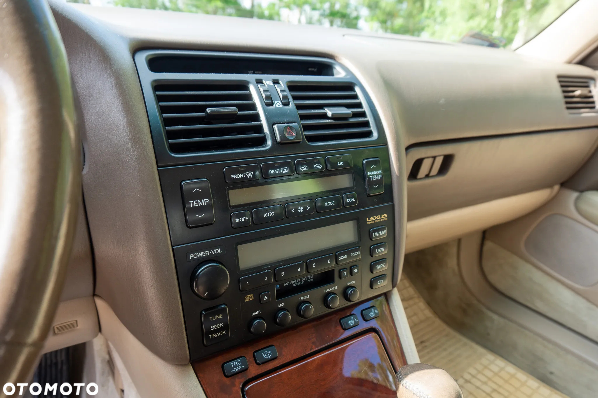 Lexus LS 400 - 29