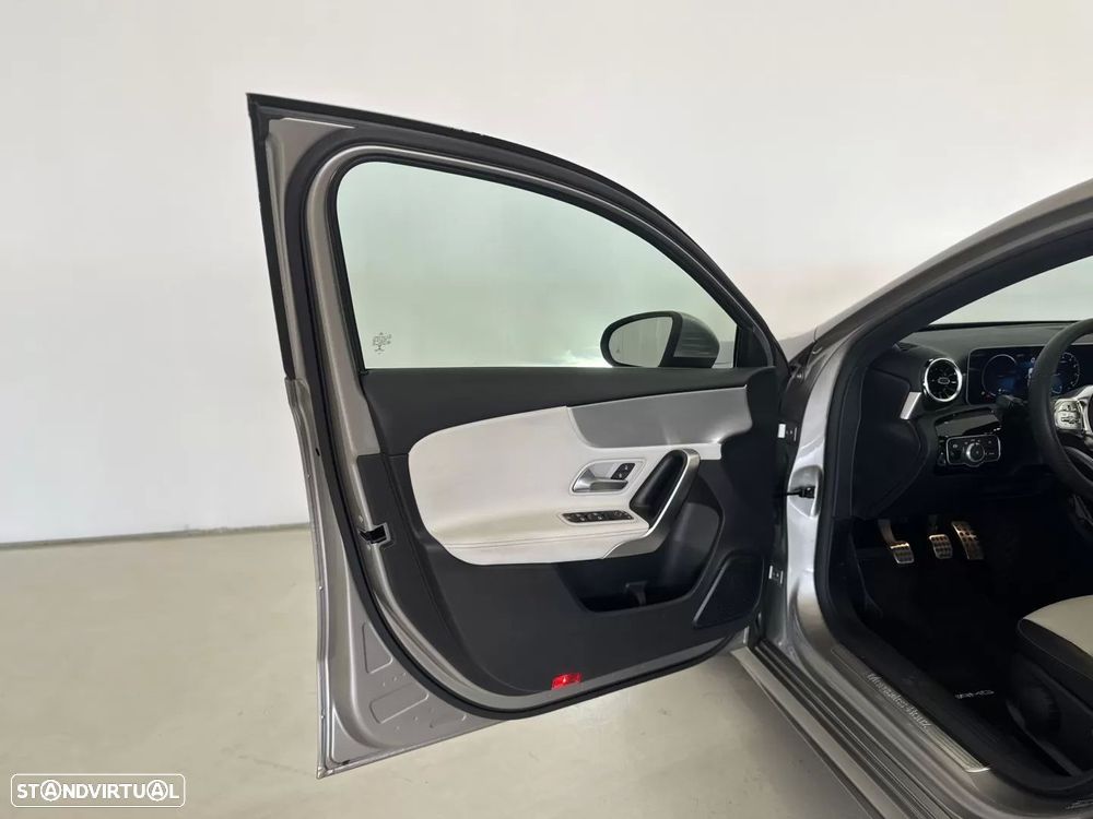 Mercedes-Benz A 200 AMG Line - 23