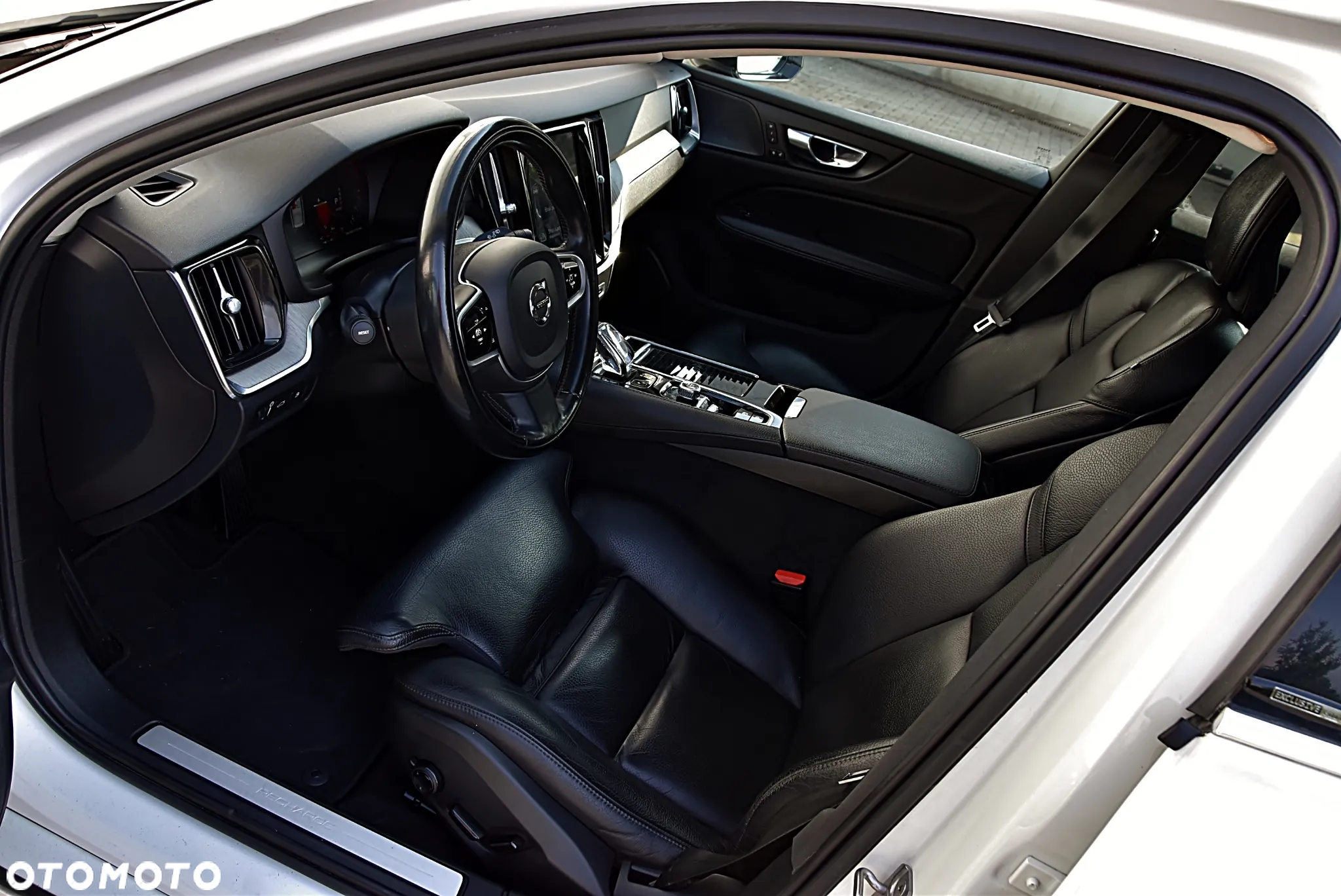 Volvo V60 T6 AWD Recharge Geartronic Inscription Expression - 14