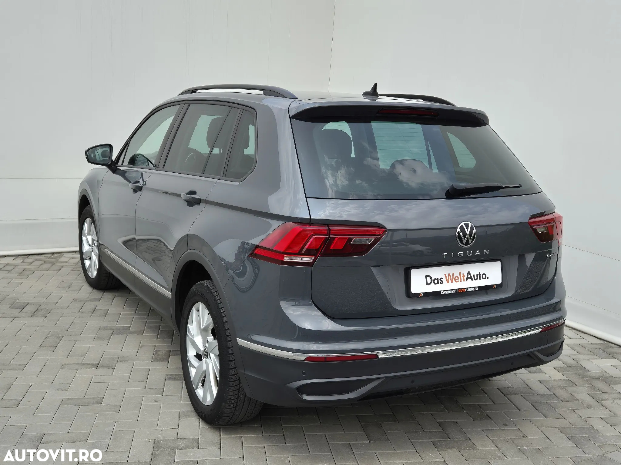 Volkswagen Tiguan - 3