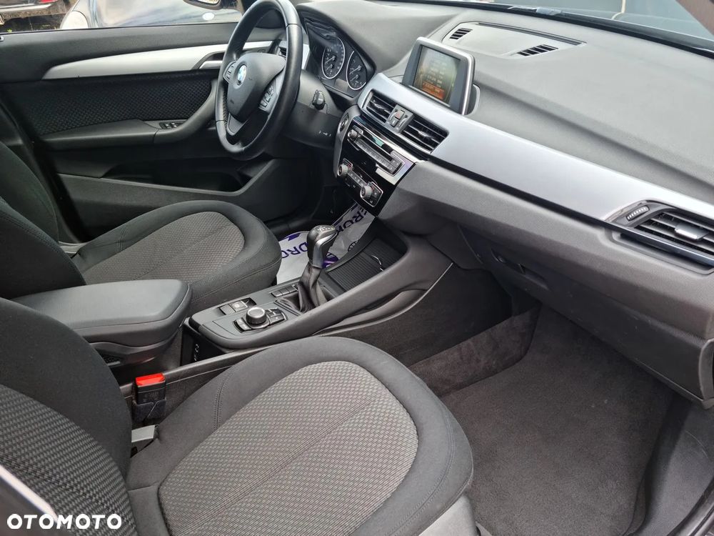 BMW X1 sDrive18i - 12