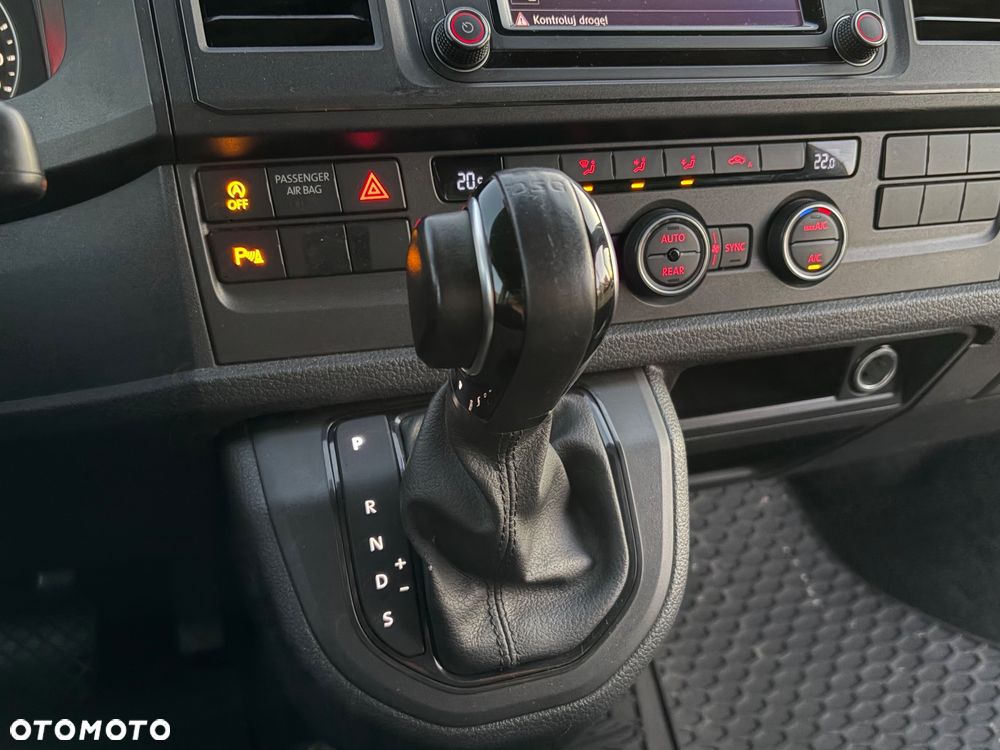 Volkswagen Caravelle - 20