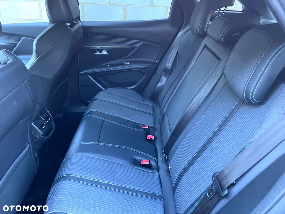 Peugeot 3008 225 e-EAT8 Allure - 9