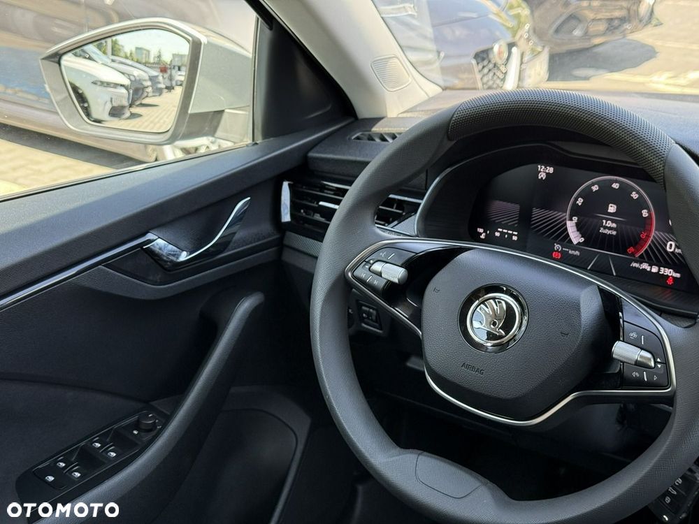 Skoda Scala 1.0 TSI Essence - 28