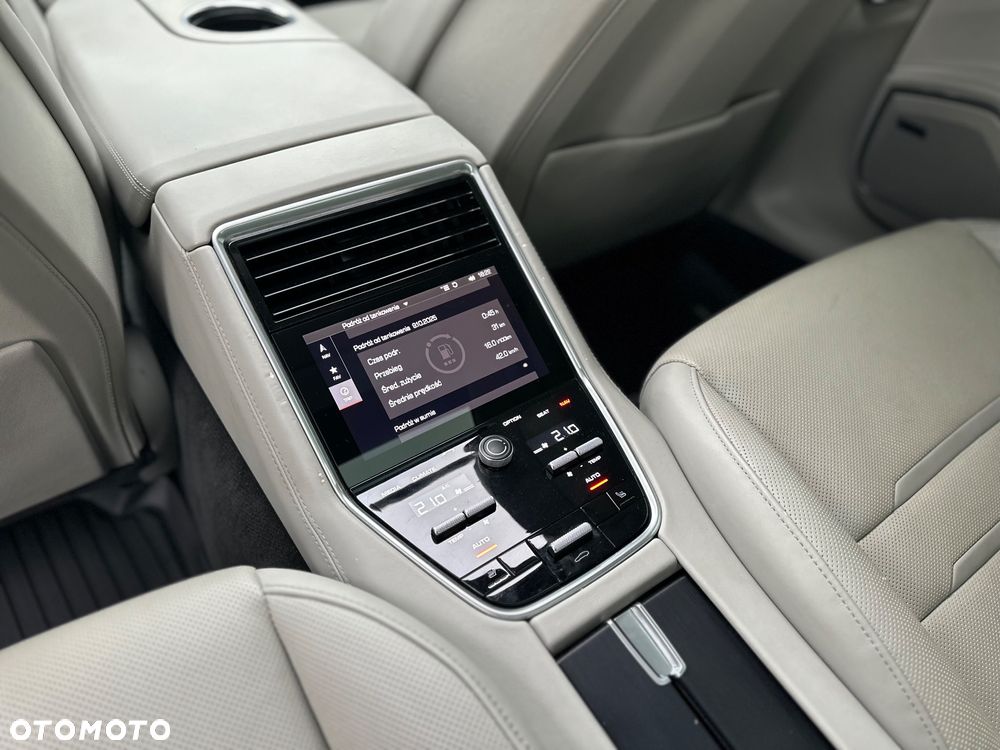 Porsche Panamera GTS GPF - 12