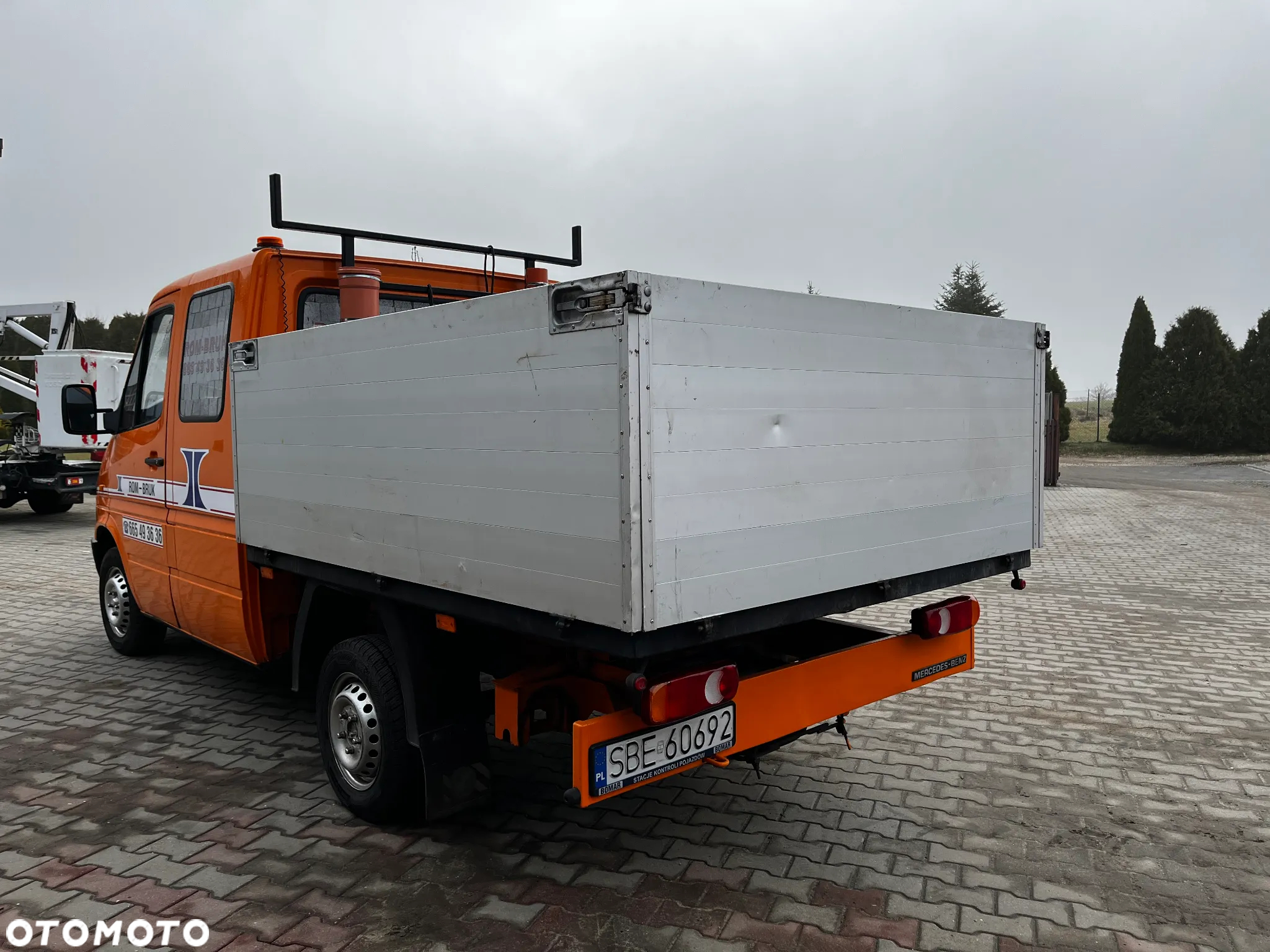 Mercedes-Benz 208 - 5