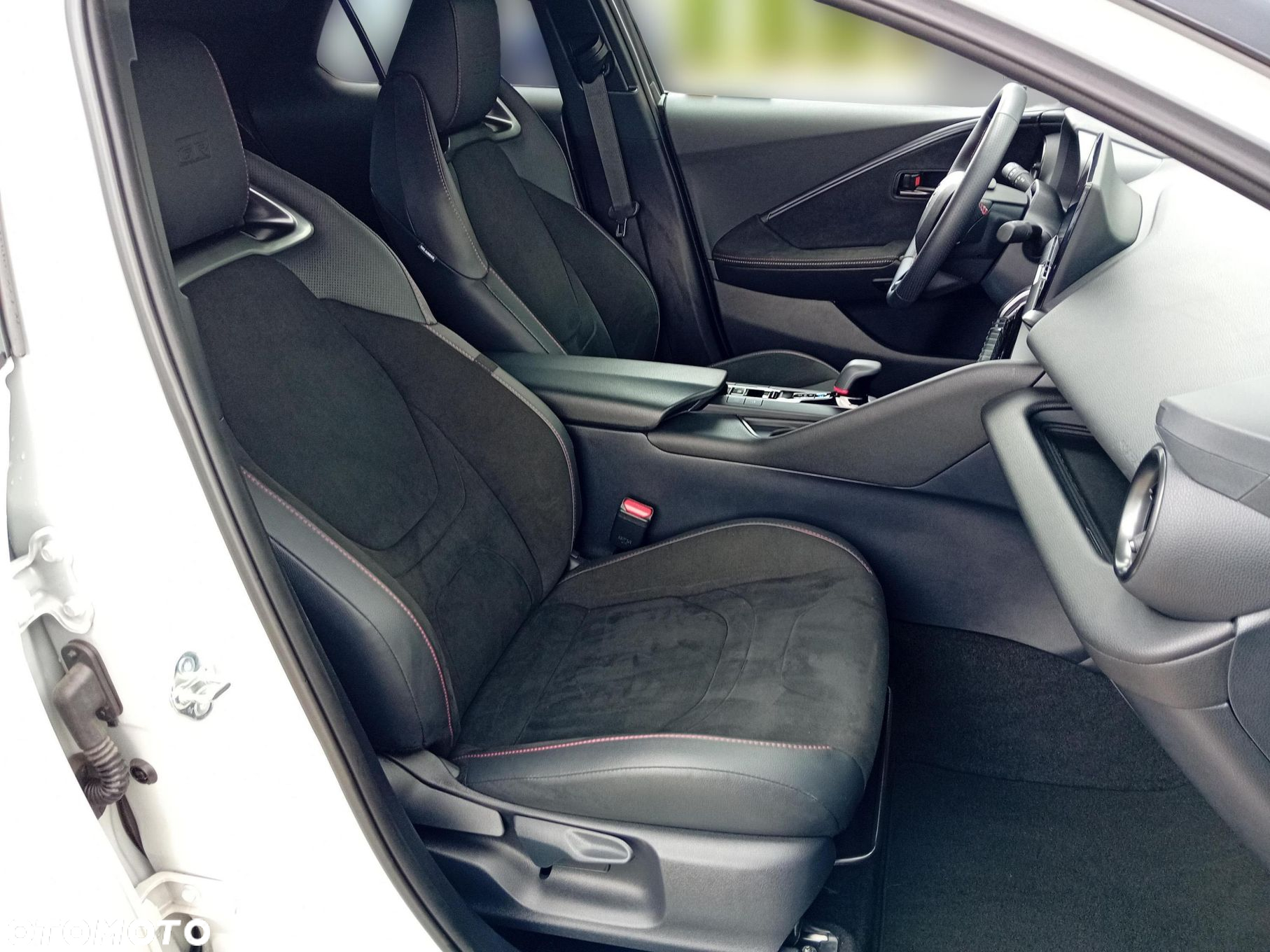 Toyota C-HR - 16