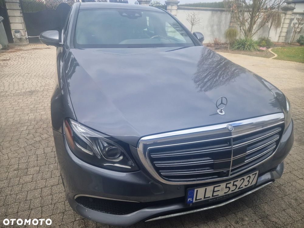 Mercedes-Benz Klasa E 300 9G-TRONIC Exclusive - 1