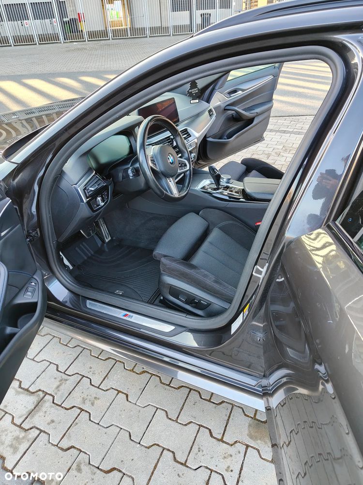 BMW Seria 5 530e M Sport sport - 26
