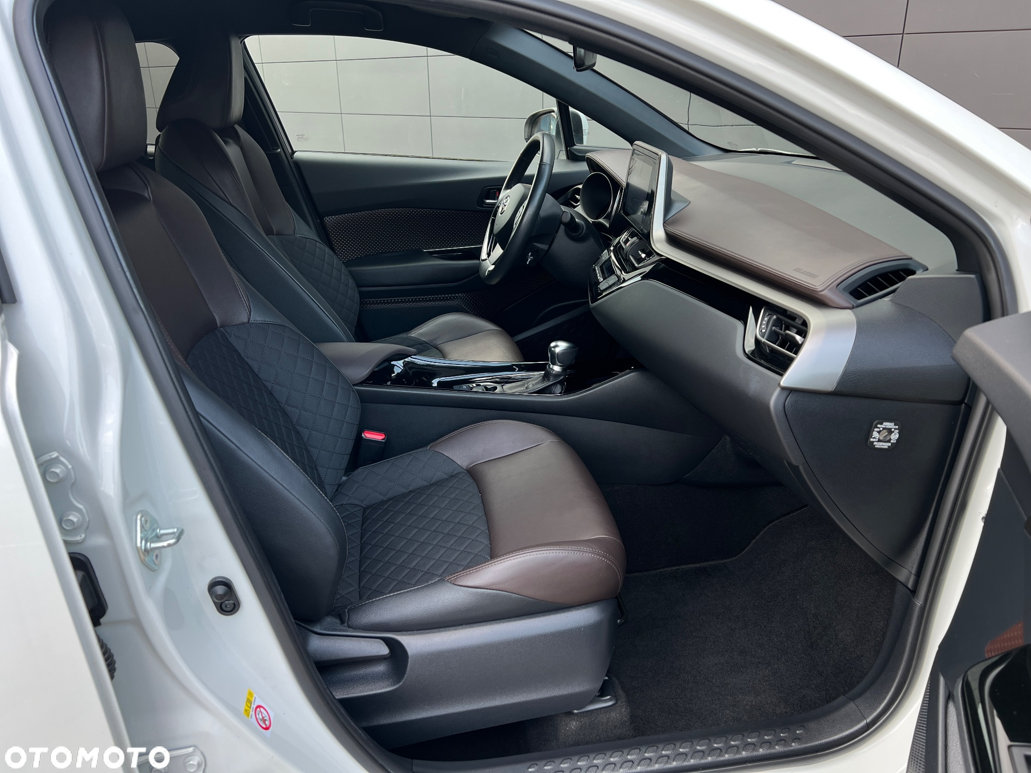 Toyota C-HR 1.8 Hybrid Prestige - 36