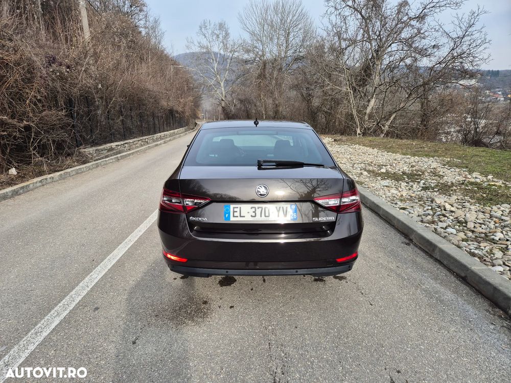 Skoda Superb 1.6 TDI DSG Style - 4