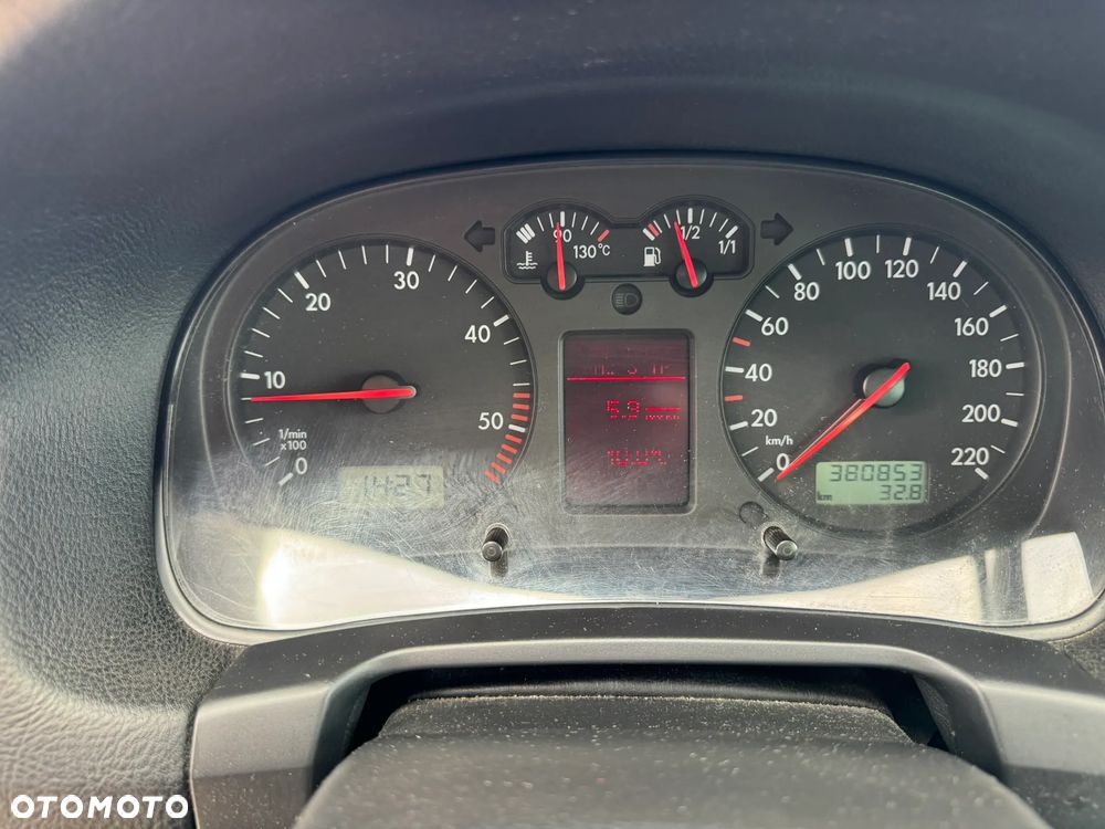 Volkswagen Golf - 6