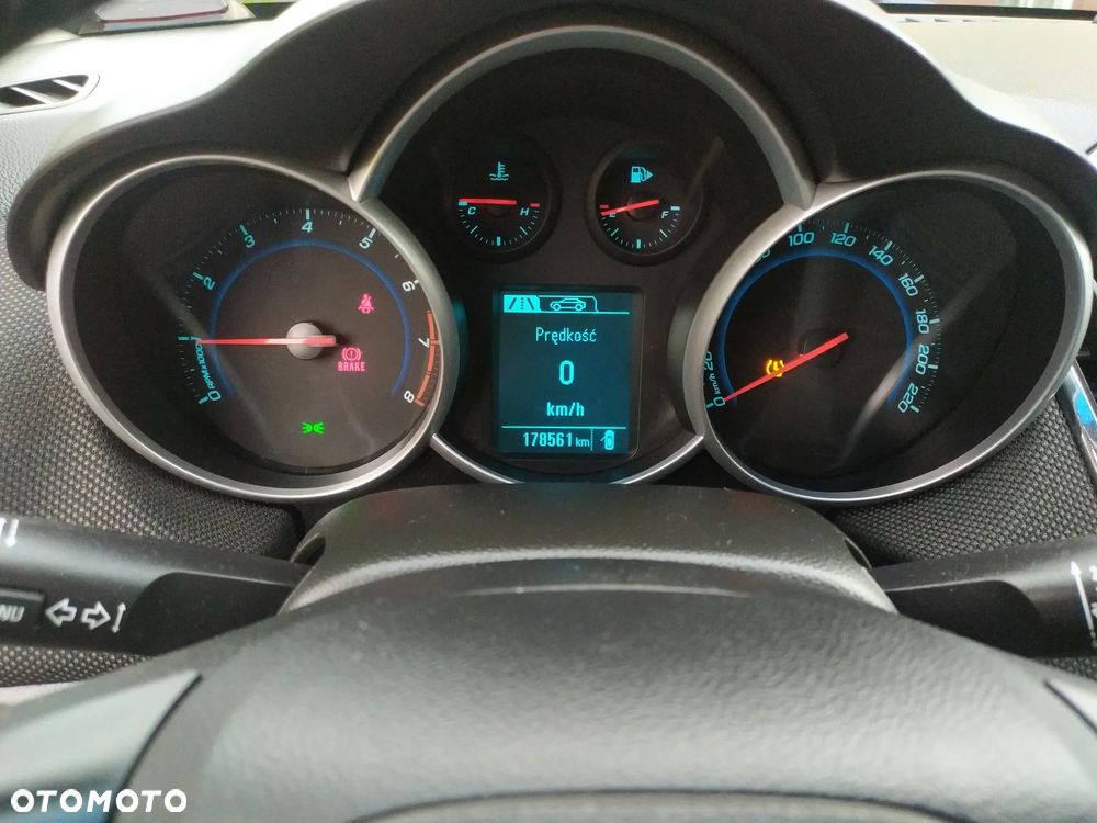 Chevrolet Cruze 1.8 LTZ - 29