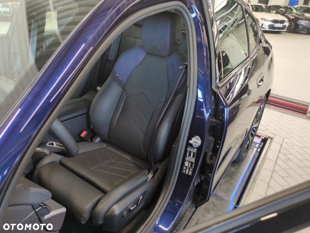BMW Seria 5 540d xDrive mHEV M Sport - 16