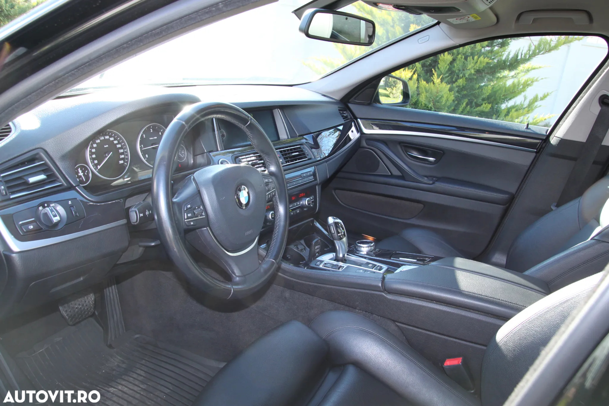 BMW Seria 5 520d xDrive - 37