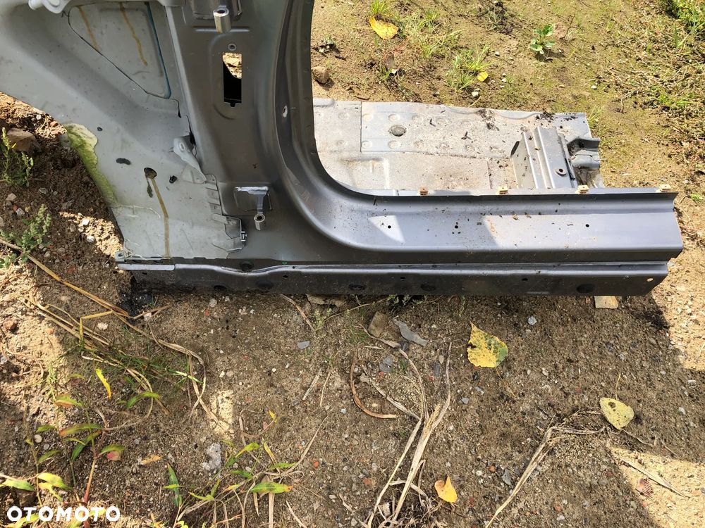 PODŁUŻNICA ĆWIARTKA PRÓG SŁUPEK BMW E90 - 6