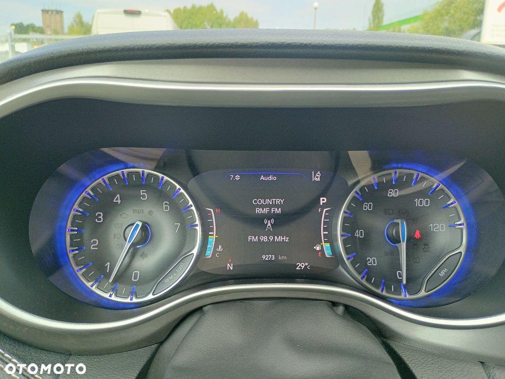 Chrysler Pacifica - 25
