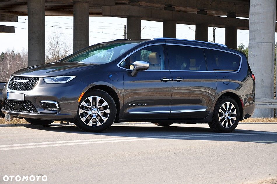 Chrysler Pacifica - 5