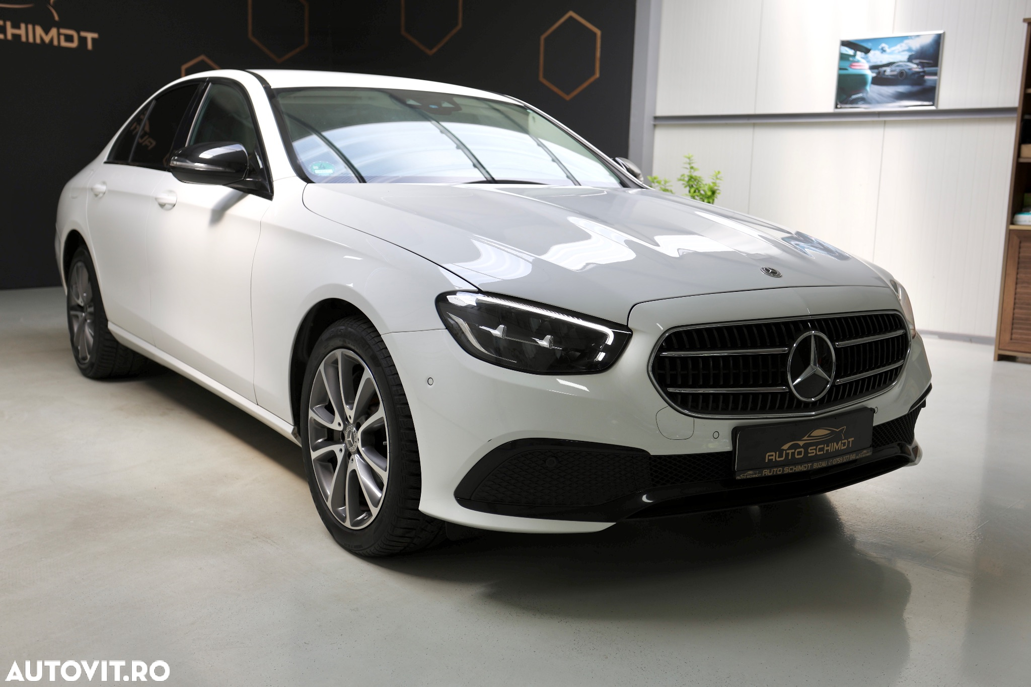 Mercedes-Benz E 300 9G-TRONIC Avantgarde - 9