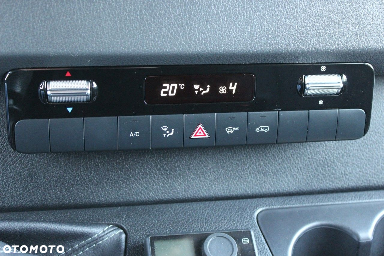 Mercedes-Benz Sprinter - 23