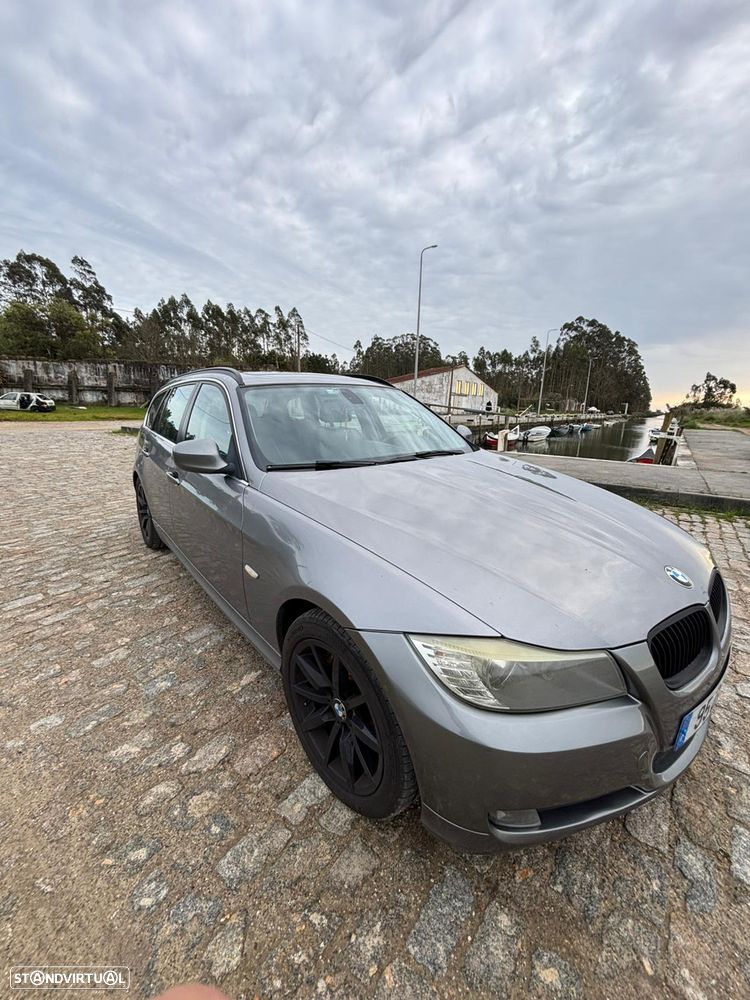 BMW 330 d xDrive DPF Aut. Edition Sport - 2