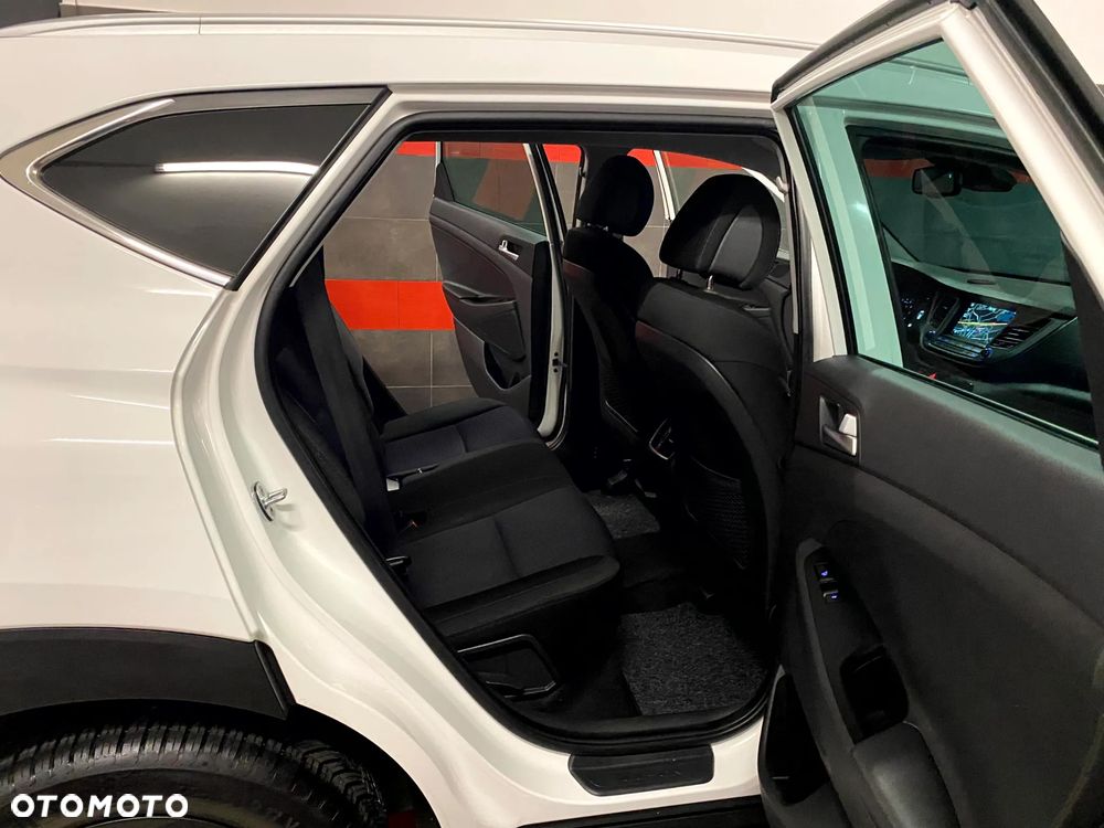Hyundai Tucson 1.6 GDI BlueDrive Style 2WD - 21