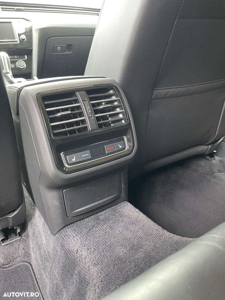 Volkswagen Passat - 11