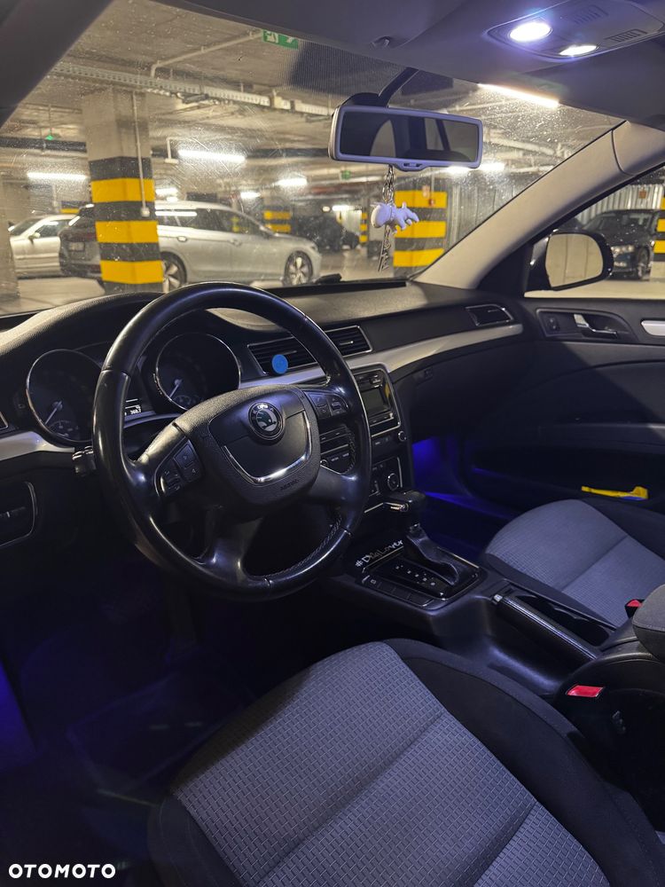 Skoda Superb 2.0 TDI Ambition DSG - 13