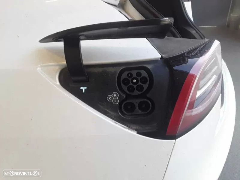 Tesla Model 3 - 6