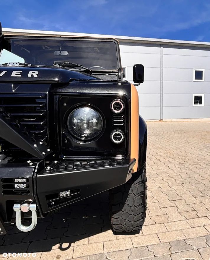 Land Rover Defender 2.4 TD4 SE - 24