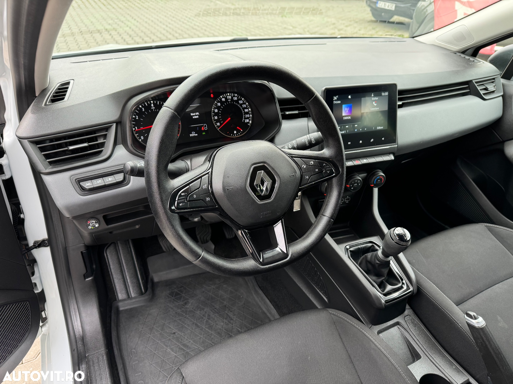 Renault Clio - 8