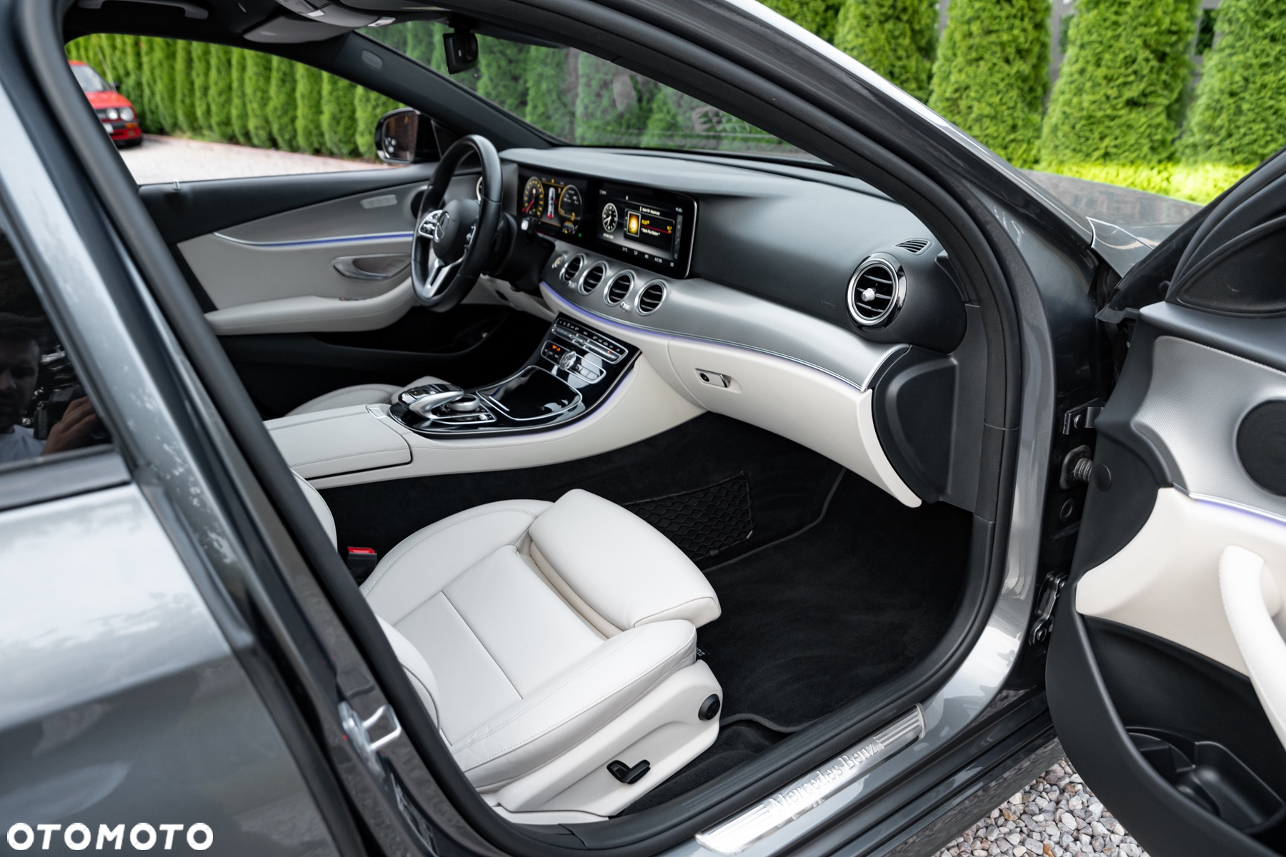 Mercedes-Benz Klasa E 200 4Matic 9G-TRONIC - 25