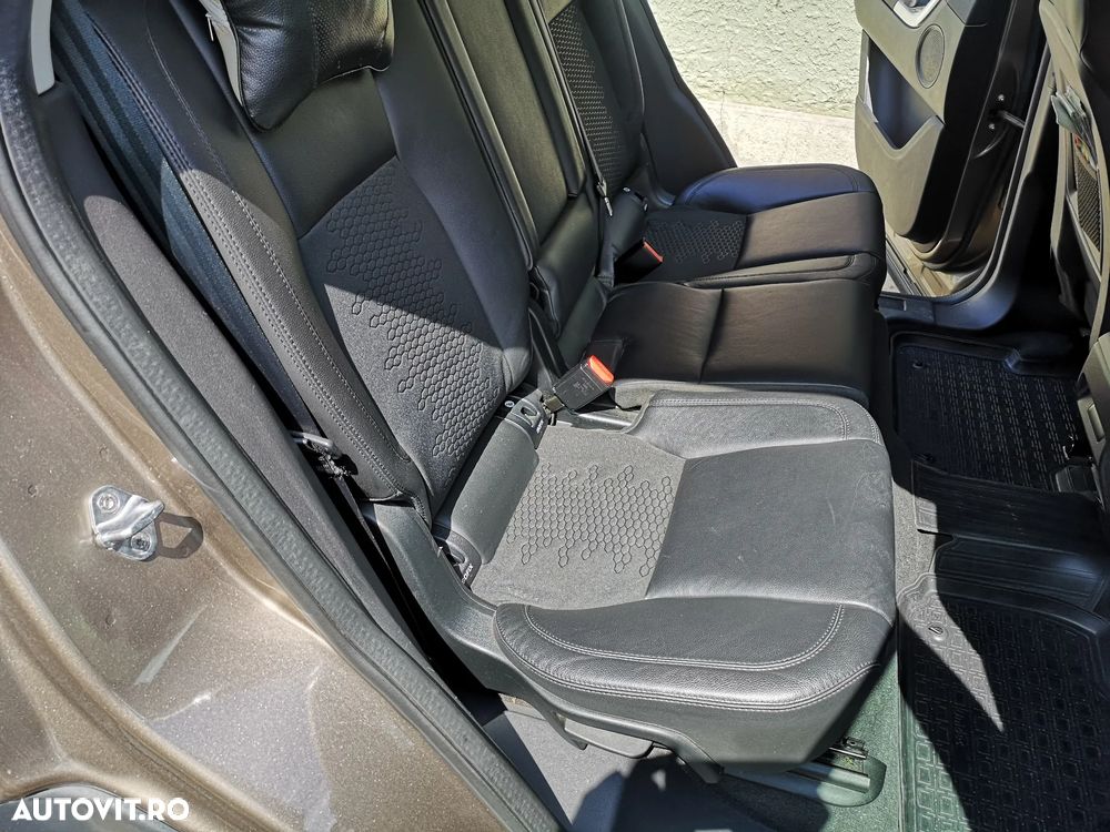 Land Rover Discovery Sport 2.0 l Si SE Aut. - 12