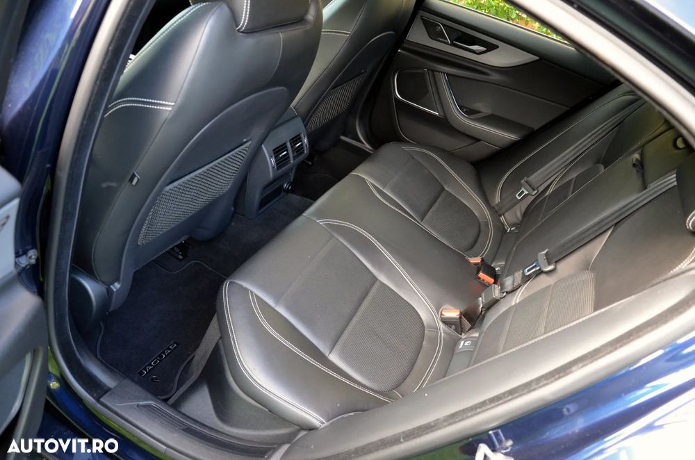 Jaguar XE D200 Aut. R-Dynamic HSE - 17