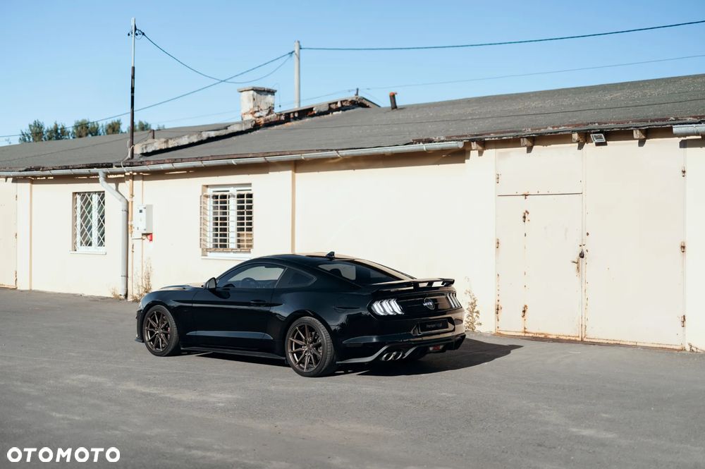 Ford Mustang - 2