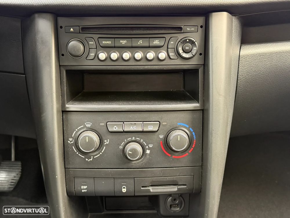 Peugeot 207 SW 1.4 Premium - 11