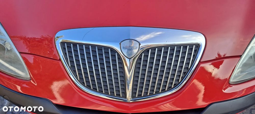 Lancia Ypsilon Y 1.4 16v Automatik Platino - 23