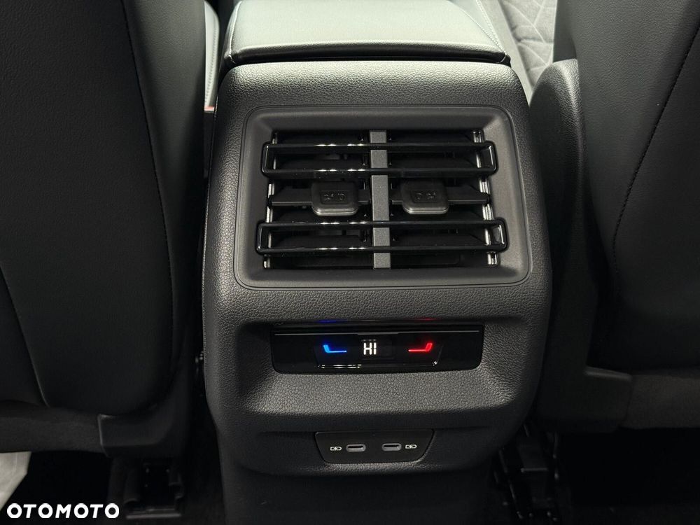 Volkswagen Tiguan - 30