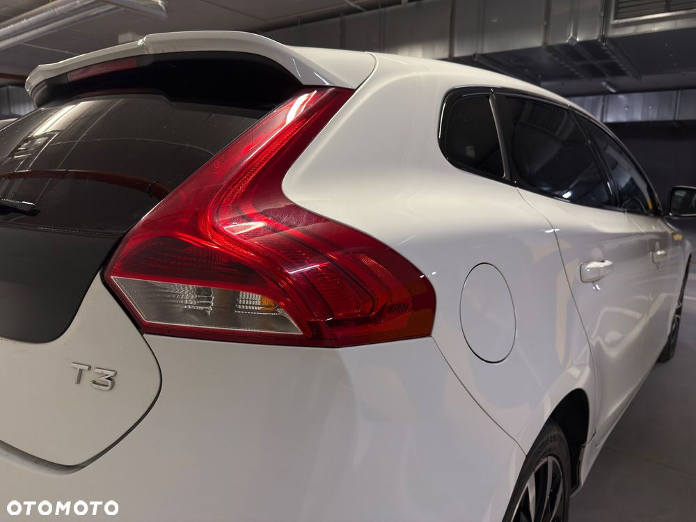 Volvo V40 T3 Geartronic RDesign - 2