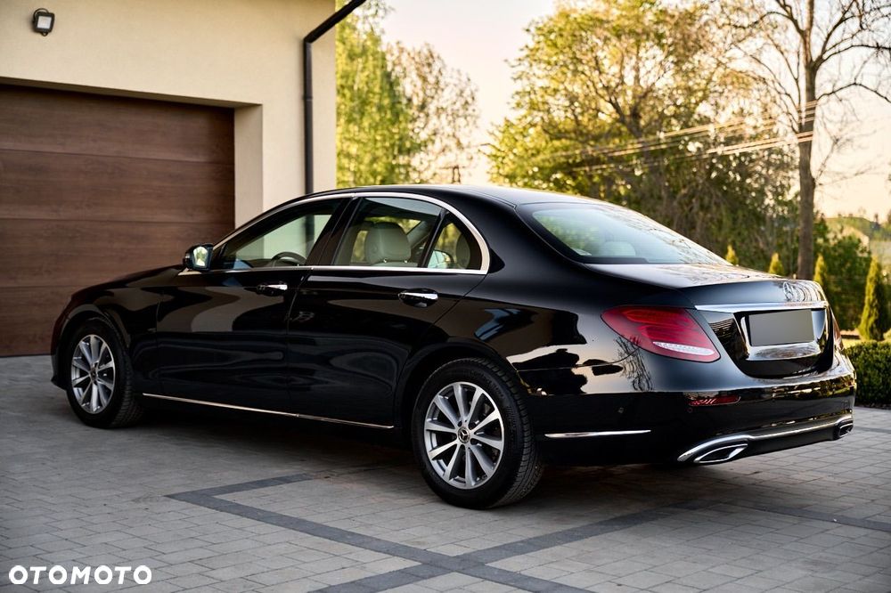 Mercedes-Benz Klasa E 220 d 9G-TRONIC - 11