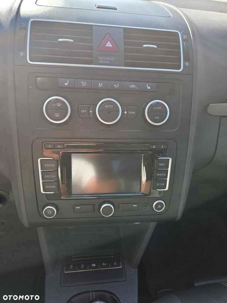 Volkswagen Touran - 17