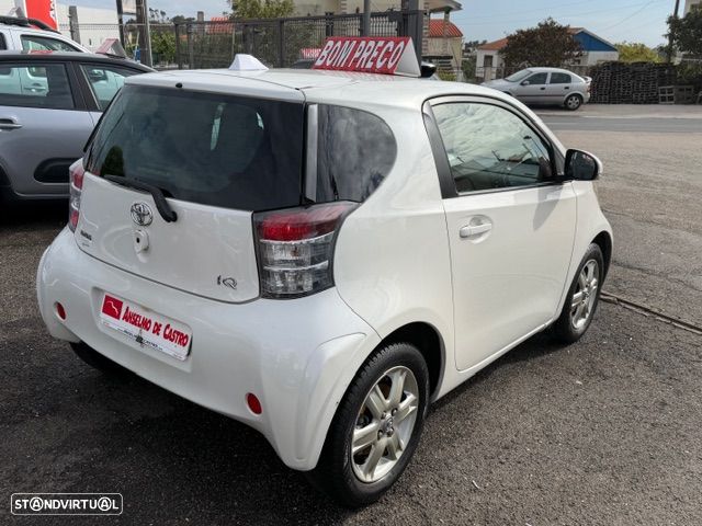 Toyota iQ 1.0 + - 13