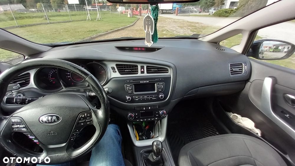 Kia Ceed 1.6 GDI L - 10
