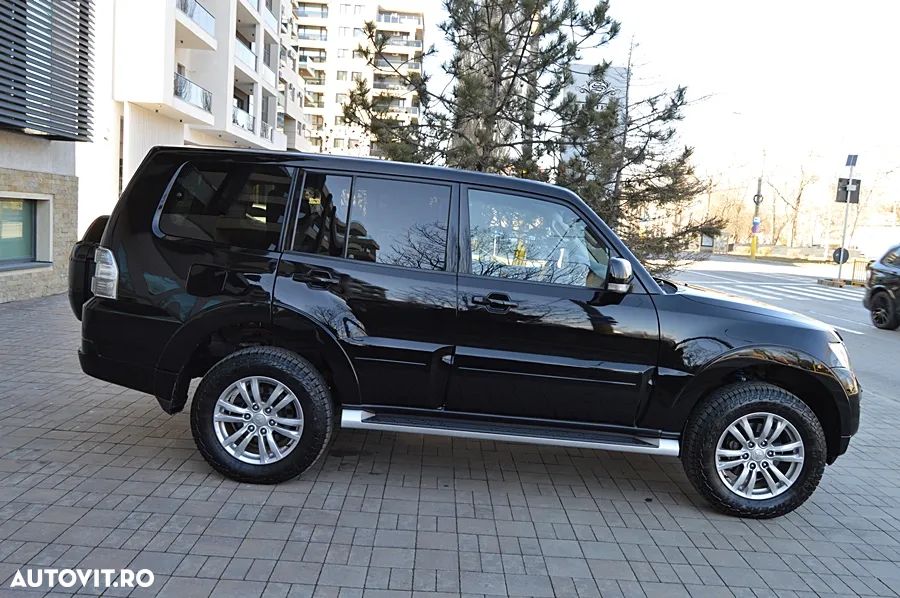 Mitsubishi Pajero 3.2 DI-D Instyle - 21