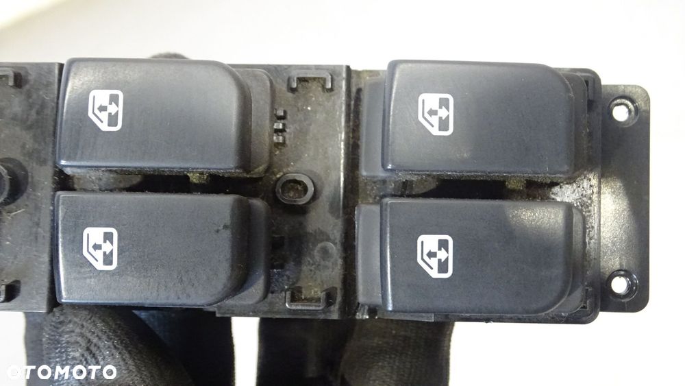 PANEL STEROWANIA SZYB KIA CARENS III 2.0 - 3