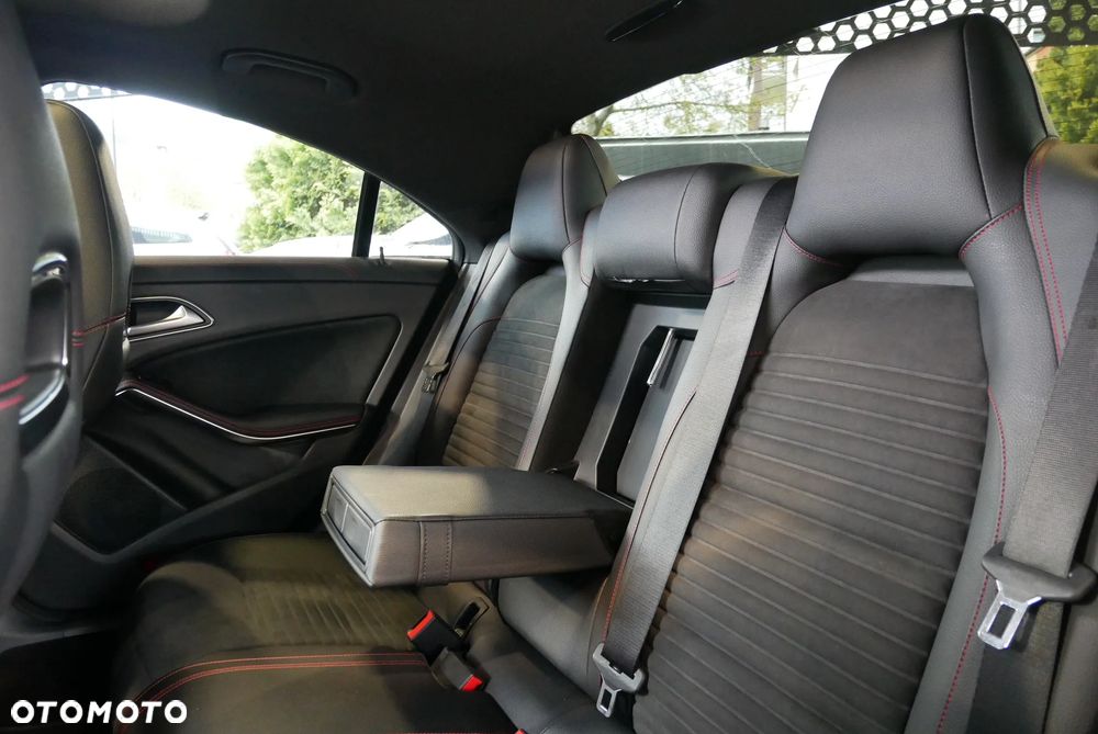 Mercedes-Benz CLA AMG 45 4Matic AMG Speedshift DCT 7G - 14
