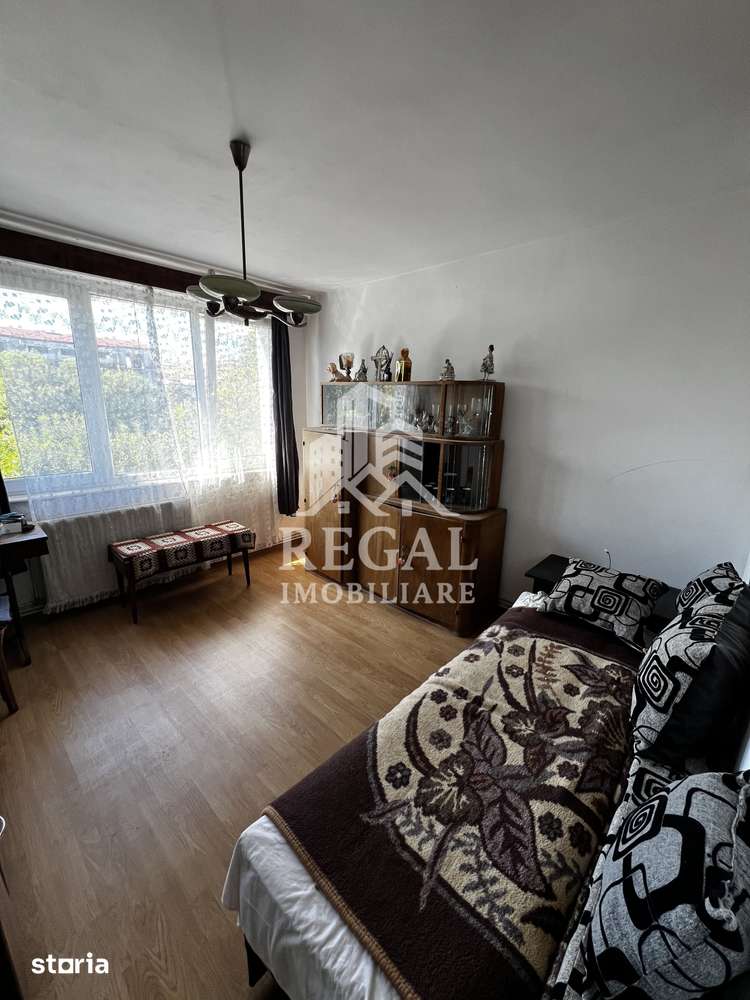 Apartament 2 camere, 43 mp, balcon mare, acoperiș, etaj 4/4 — fotografia 1