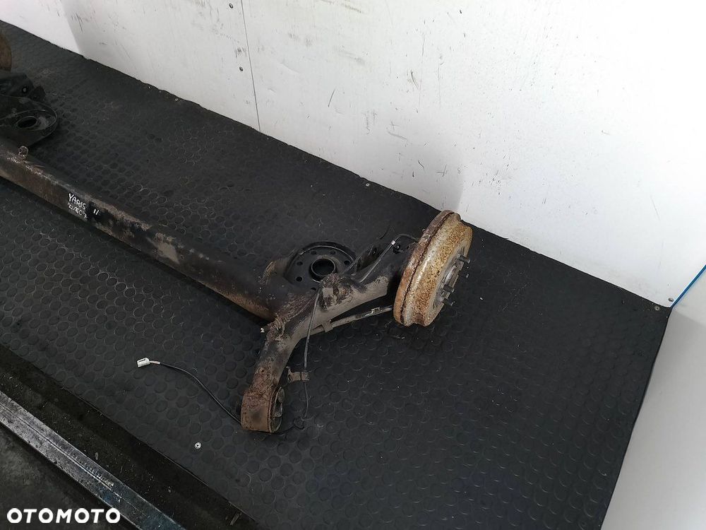 BELKA ZAWIESZENIA, OŚ TYŁ  TOYOTA YARIS II 1.0 VVT-I HATCHBACK - 5