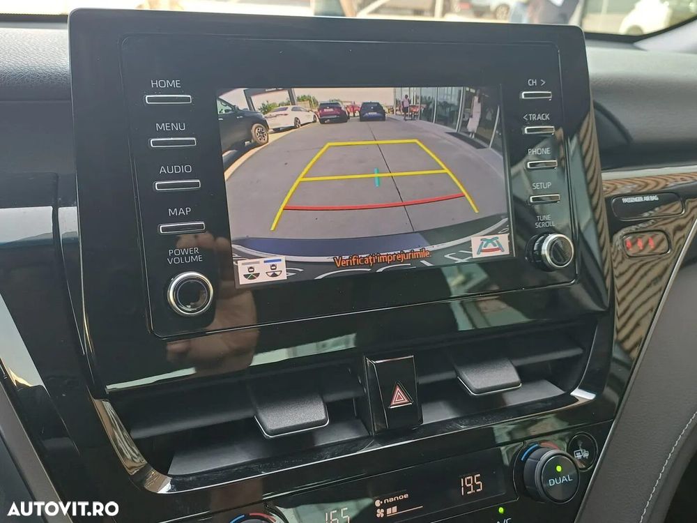 Toyota Camry 2.5 Business - 18